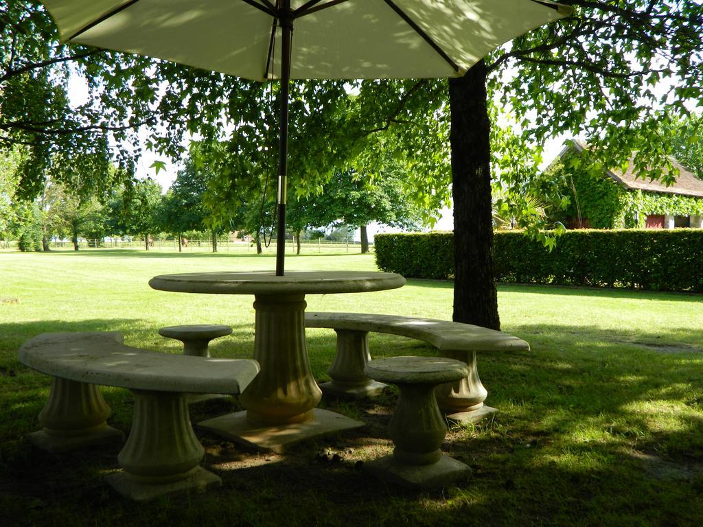Le Bout Du Monde Bed & Breakfast Villedieu-sur-Indre ภายนอก รูปภาพ
